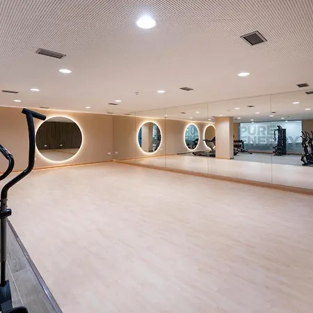 Modern 3b With And Gym شقة إِستيبونا