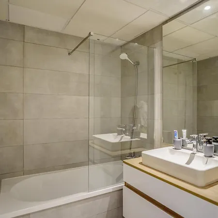 Modern 3b With And Gym Apartman