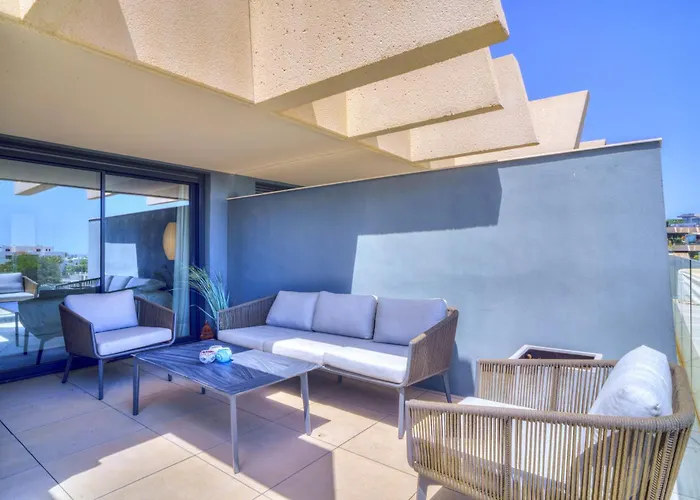 Modern 3b With And Gym * 에스테포나