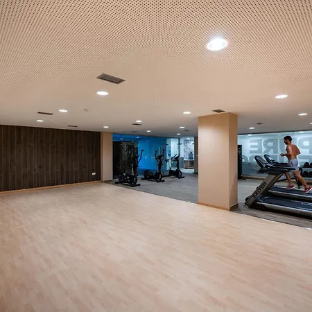 Modern 3b With And Gym Διαμέρισμα