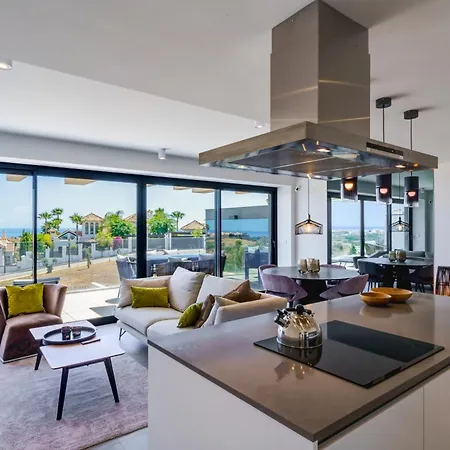 Apartment Modern 3b With And Gym Estepona